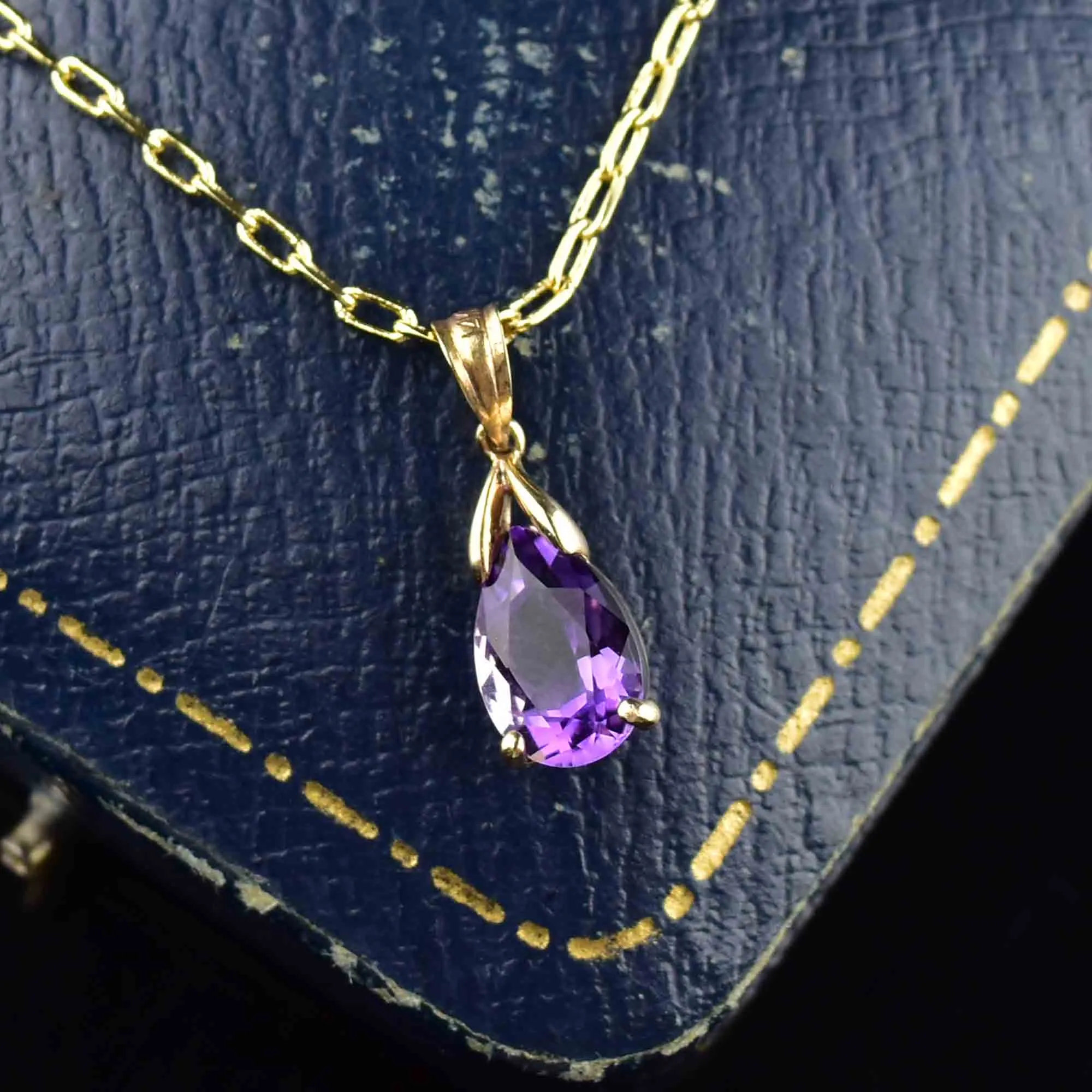 14K Gold Pear Cut Amethyst Pendant Necklace