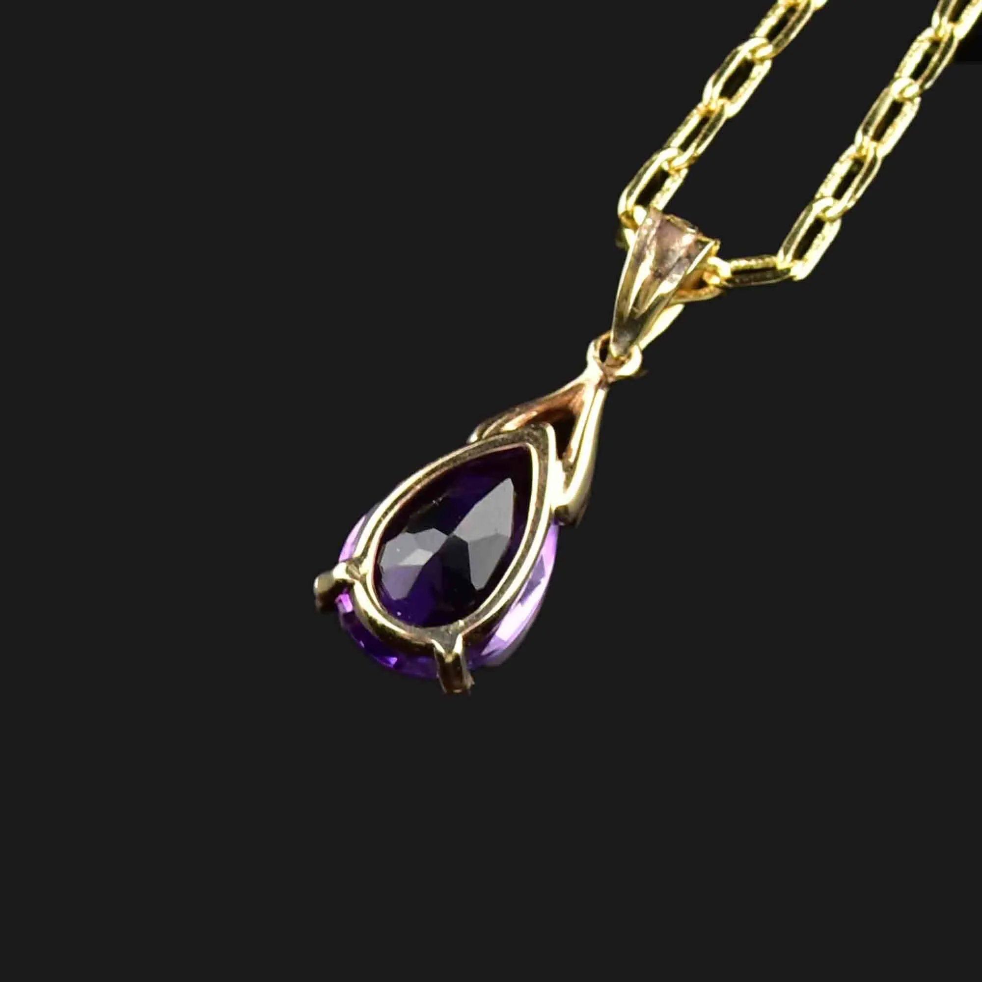 14K Gold Pear Cut Amethyst Pendant Necklace