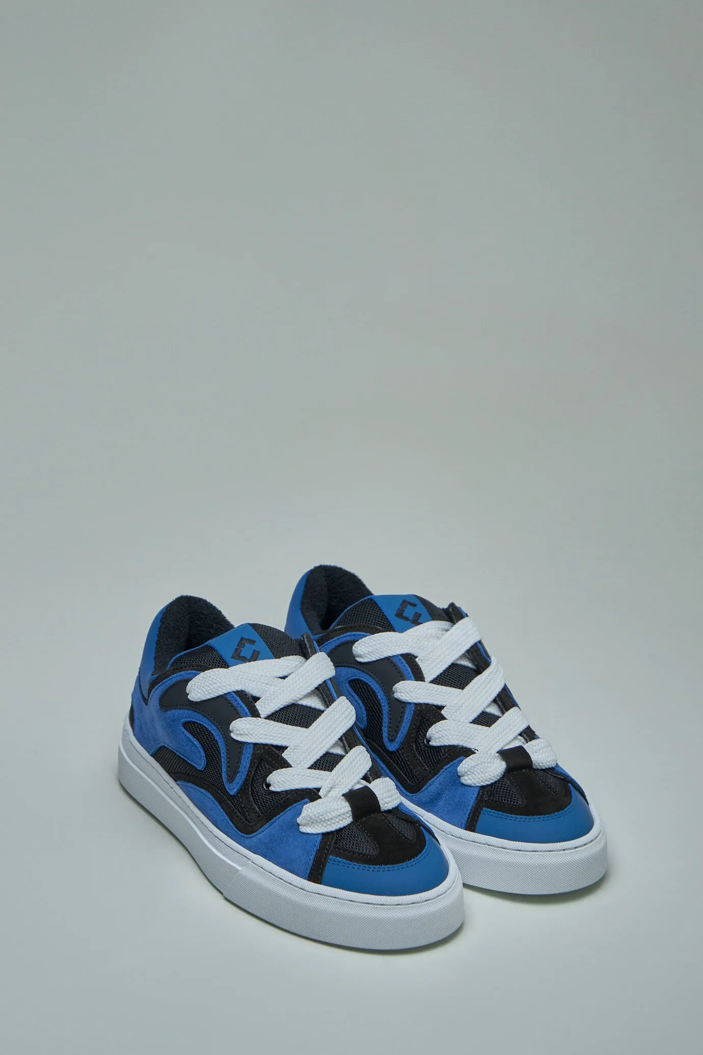 Avenue Sneaker