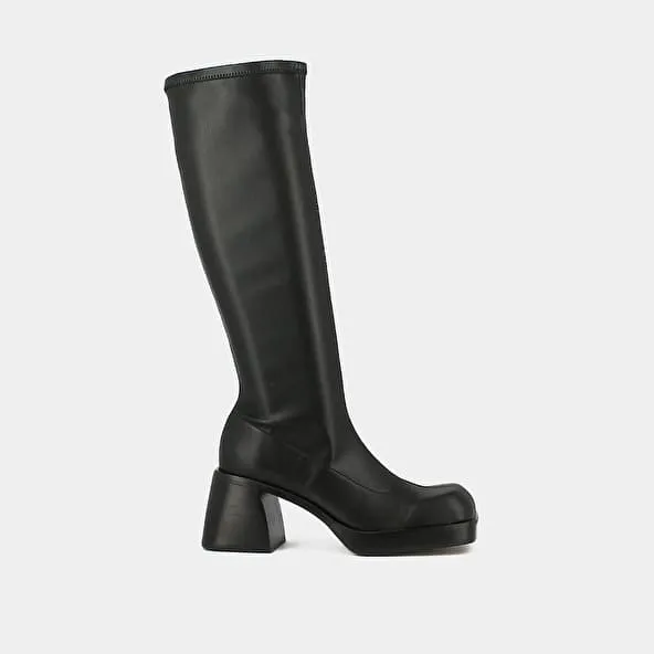 High boots with square toes in black synthetic