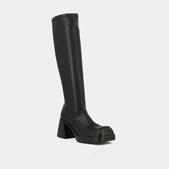 High boots with square toes in black synthetic