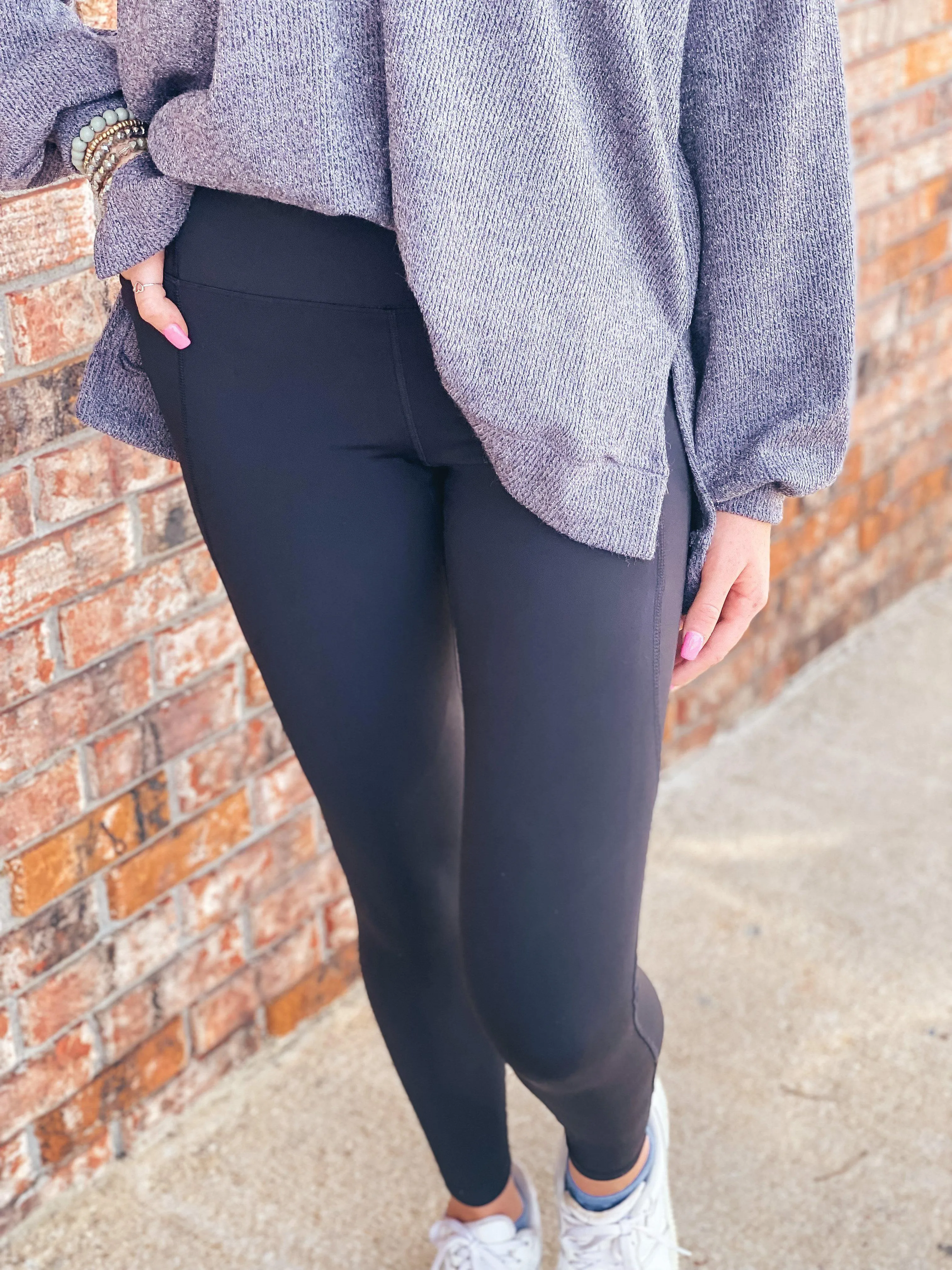 HIGH WAIST LEGGINGS WITH POCKETS-BLACK