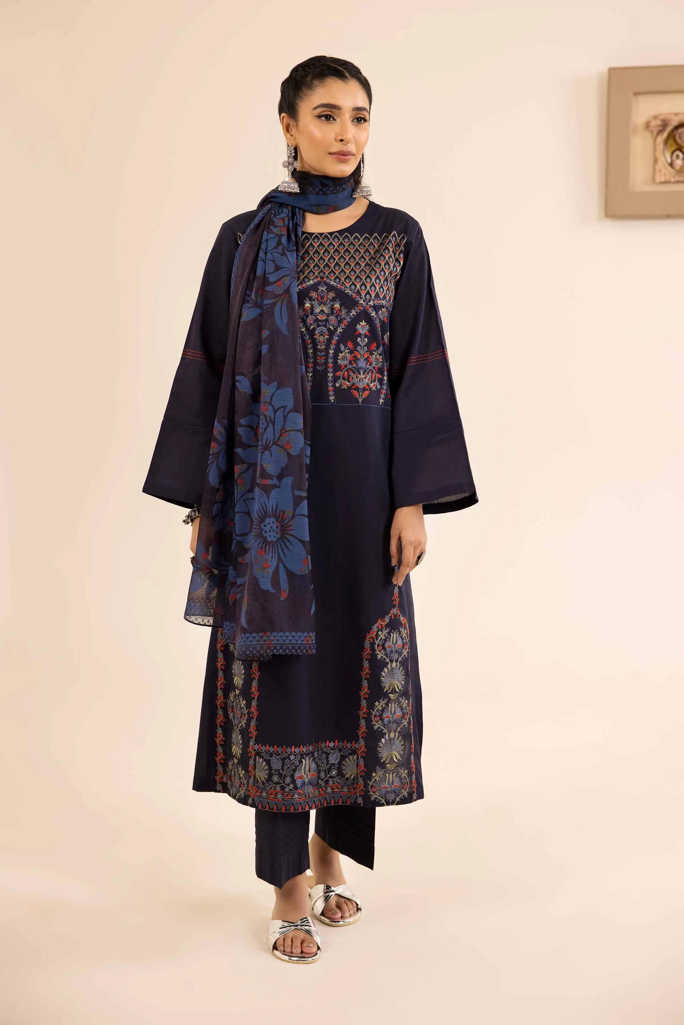 Nishat Spring it on Embroidered Cambric Unstitched 3Pc Suit - 42401037