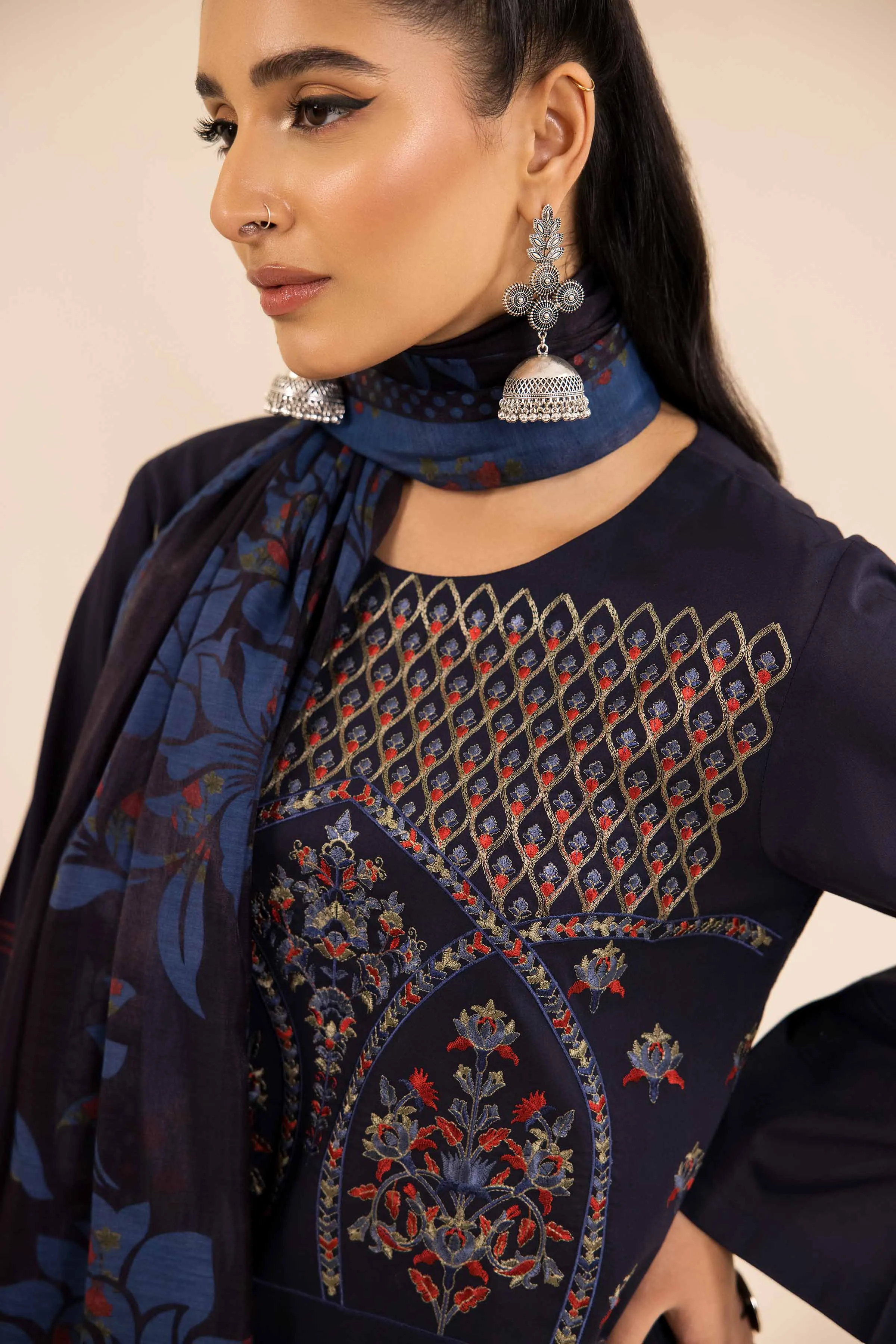 Nishat Spring it on Embroidered Cambric Unstitched 3Pc Suit - 42401037