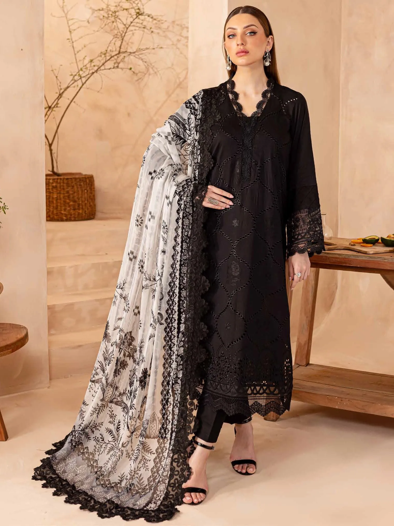 Nureh Koyal Embroidered Luxury Lawn Unstitched 3Pc Suit NE-98