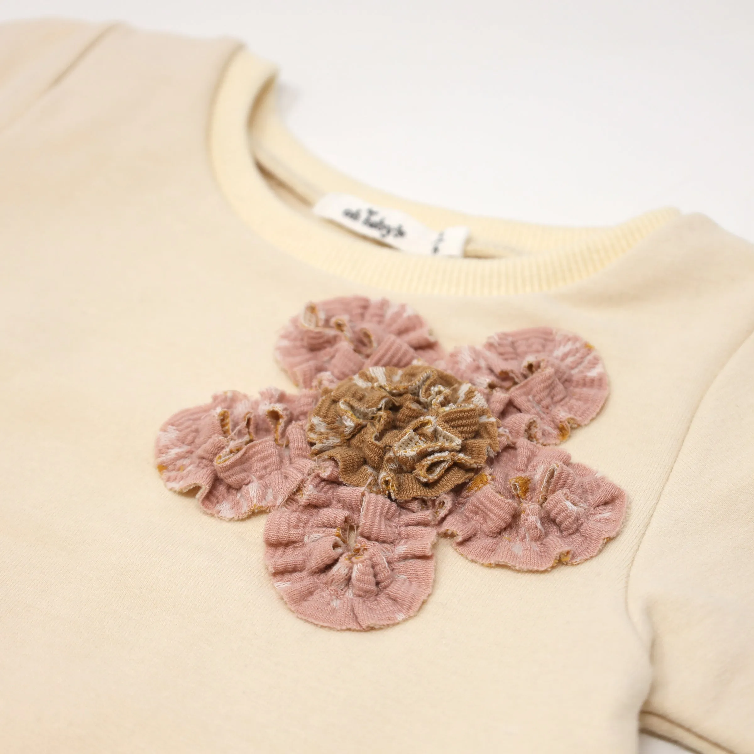 oh baby! Brooklyn Boxy Sweatshirt with Starburst Blush Flowers - Vanilla