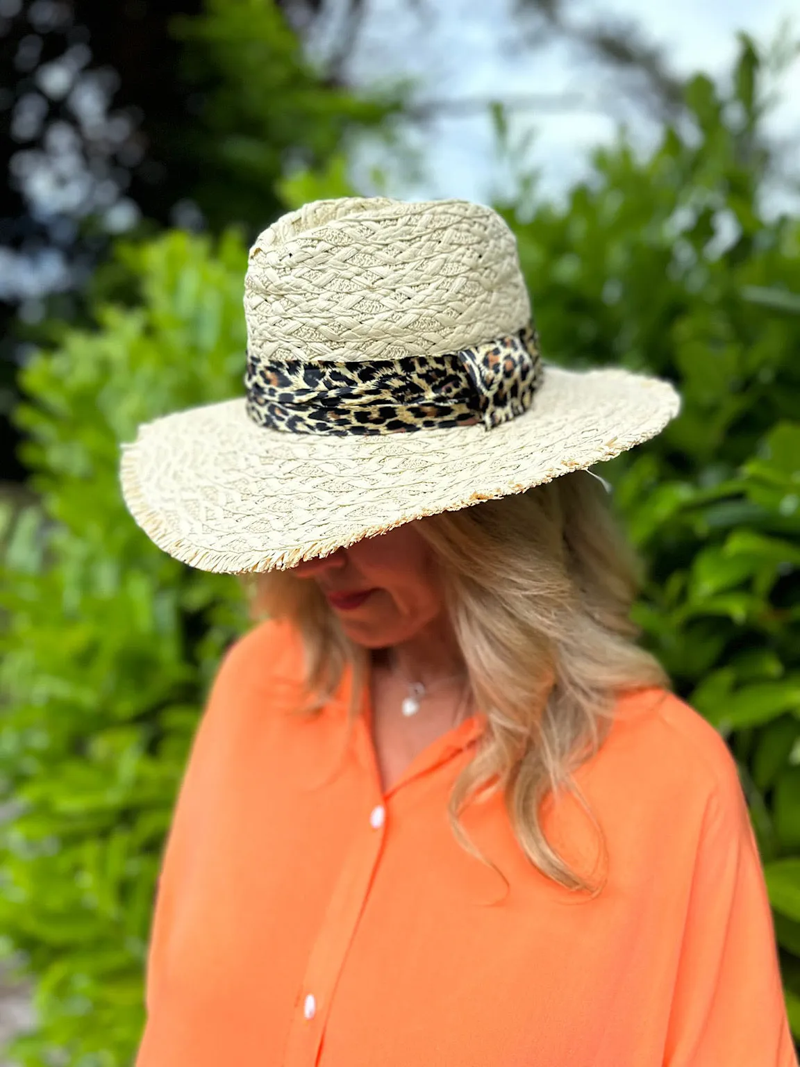 Stone Leopard Straw Weave Raw Edge Hat